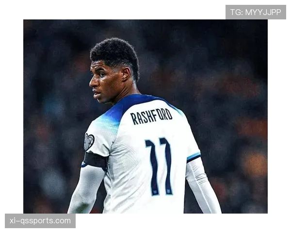 拉什福德边锋转中锋的角色转型困境解析